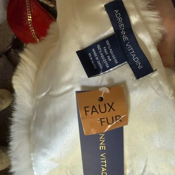 Adrienne Vittadini Ivory Faux Fur Wrap - Picture 2 of 6